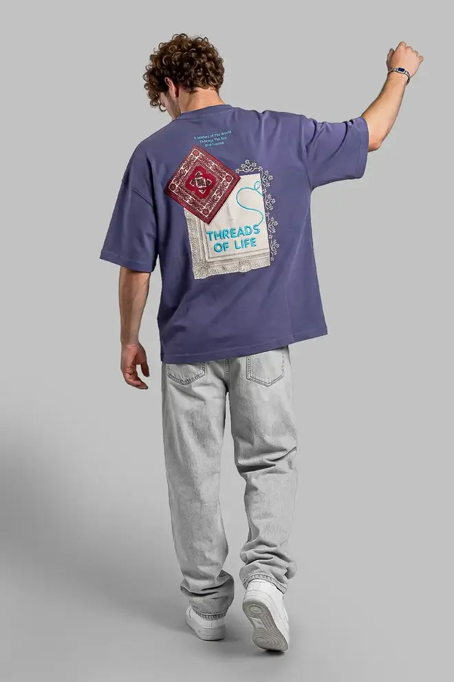 "Hayat İpliği" Karma Nakışlı Oversize T-Shirt